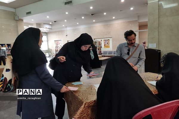 گردهمایی فعالان فرهنگی حوزه دختران نوجوان شهر تهران