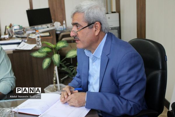 جلسه گرامیداشت سالروز آزاد‌سازی خرمشهر و روز مقاومت در اداره‌کل آموزش و پرورش استان بوشهر