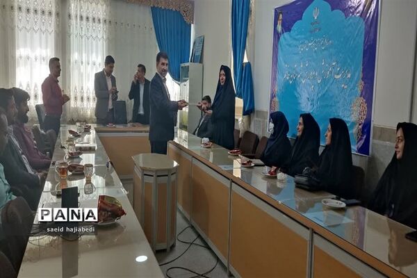 ‌تقدیر از معلمان نمونه و نیروهای کیفیت‌بخش برتر شهرستان خاتم
