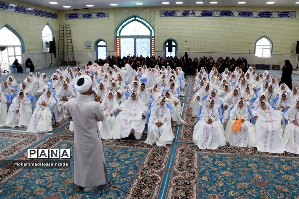 جشن تکلیف دانش‌آموزان دختر پایه سوم بخش بهمن  ابرکوه
