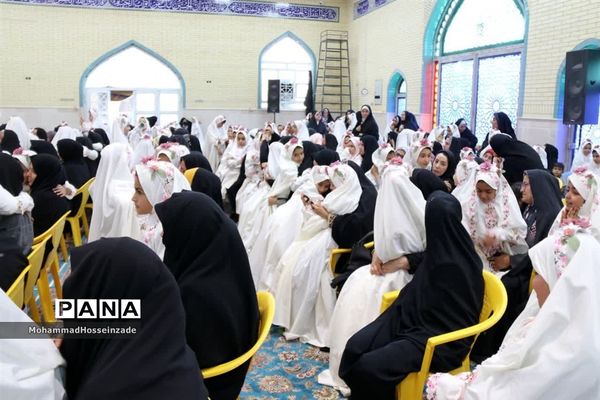 جشن تکلیف دانش‌آموزان دختر پایه سوم بخش بهمن  ابرکوه