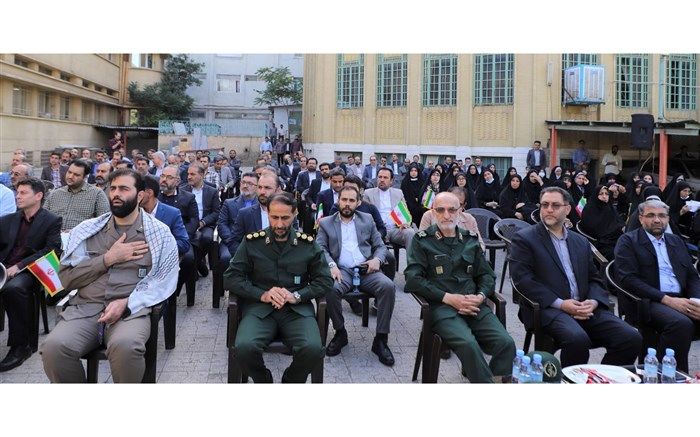 خرمشهر به عنوان اولین نماد مقاومت و پیروزی جمهوری اسلامی ایران است