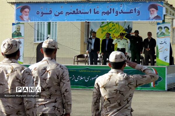 صبحگاه مشترک نیروهای نظامی و انتظامی شهرستان خاتم همزمان با سالروز آزادسازی خرمشهر