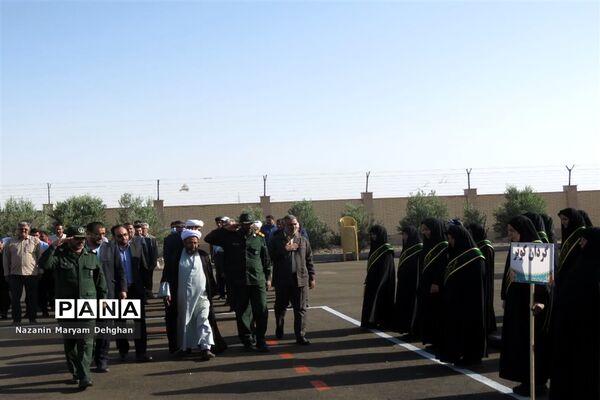 صبحگاه مشترک نیروهای نظامی و انتظامی شهرستان خاتم همزمان با سالروز آزادسازی خرمشهر