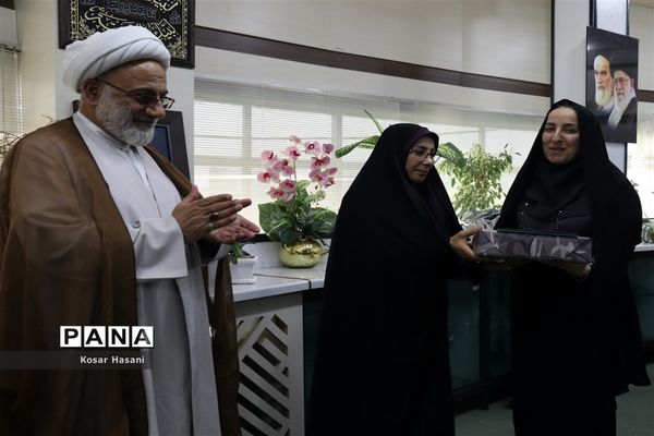 تجلیل به مناسبت روز دختر