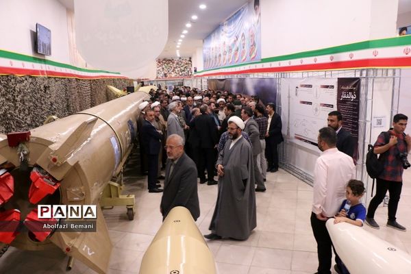 بازدید مدیران دستگاه‌های اجرایی قم از نمایشگاه توانمندی‌های هوافضا