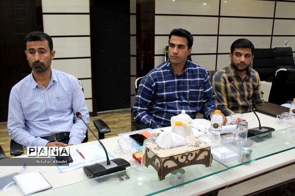 جلسه هم‌اندیشی طرح دانش‌آموز تراز انقلاب اسلامی در بوشهر