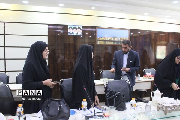 جلسه هم‌اندیشی طرح دانش‌آموز تراز انقلاب اسلامی در بوشهر