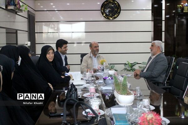 نشست معلمان گام دوم انقلاب با فرمانده دوران دفاع مقدس