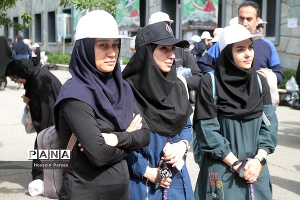 همایش کوهپیمایی همکاران حوزه ستادی و اداره‌کل آموزش و پرورش شهر تهران