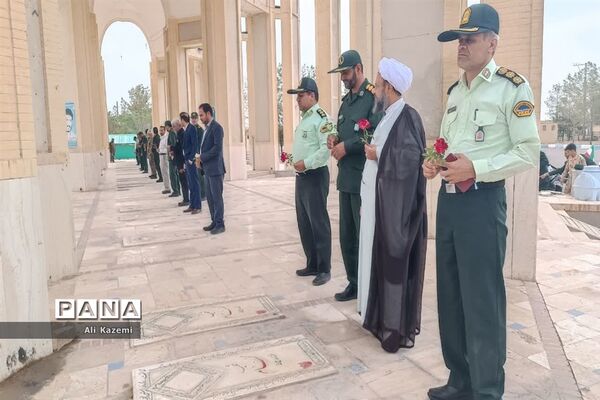 گلباران قبور مطهر شهدای هرات به مناسبت سالروز آزادسازی خرمشهر
