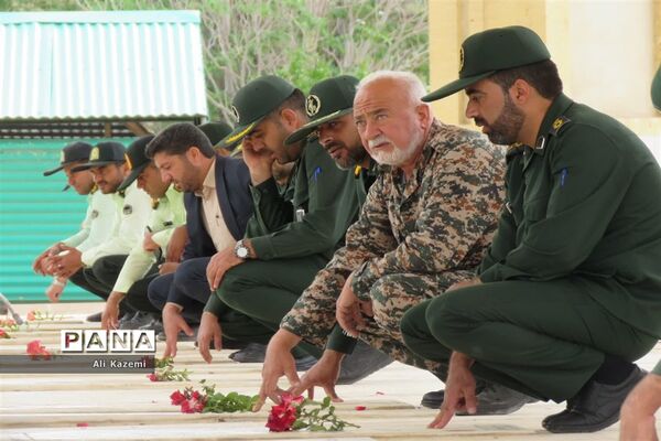 گلباران قبور مطهر شهدای هرات به مناسبت سالروز آزادسازی خرمشهر
