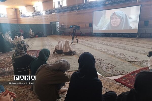 اکران فیلم دسته دختران در مصلی شهر جوادآباد