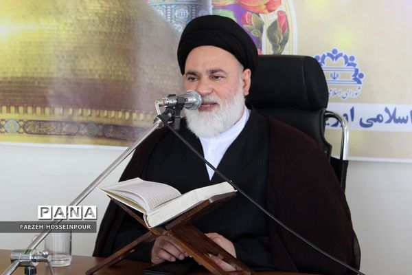 تجلیل از دانش‌آموزان برتر مدارس اورین بهارستان‌2 به‌مناسبت دهه کرامت