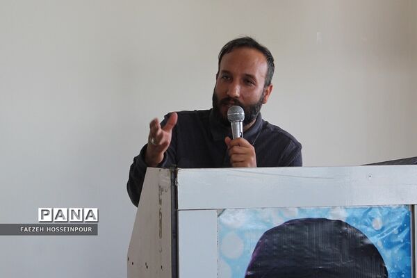 تجلیل از دانش‌آموزان برتر مدارس اورین بهارستان‌2 به‌مناسبت دهه کرامت