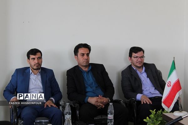 تجلیل از دانش‌آموزان برتر مدارس اورین بهارستان‌2 به‌مناسبت دهه کرامت