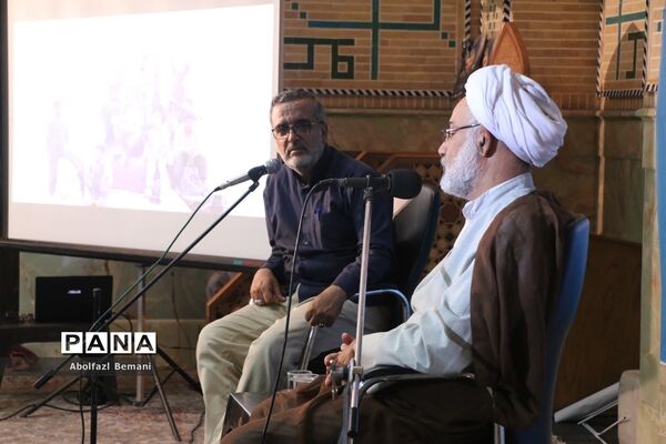 محفل خاطره گویی دو عکاس قمی از فتح خرمشهر