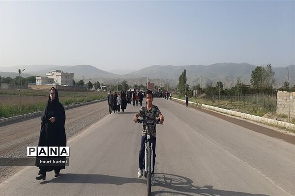 پیاده‌روی خانوادگی به‌مناسبت دهه کرامت در شهرستان مانه وسملقان
