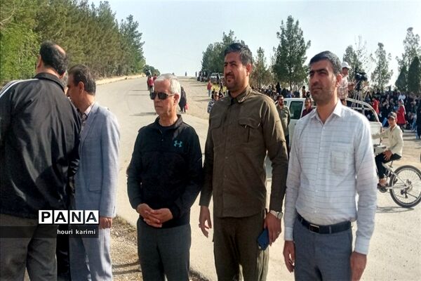 پیاده‌روی خانوادگی به‌مناسبت دهه کرامت در شهرستان مانه وسملقان