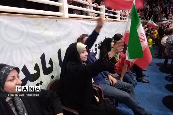 جشن بزرگ خانوادگی دهه کرامت