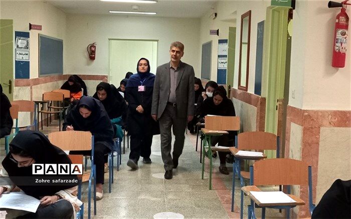 بازدید رئیس مرکز سنجش و پایش وزارت آموزش و پرورش از حوزه‌های اجرای امتحانات نهایی خرداد ماه رودهن