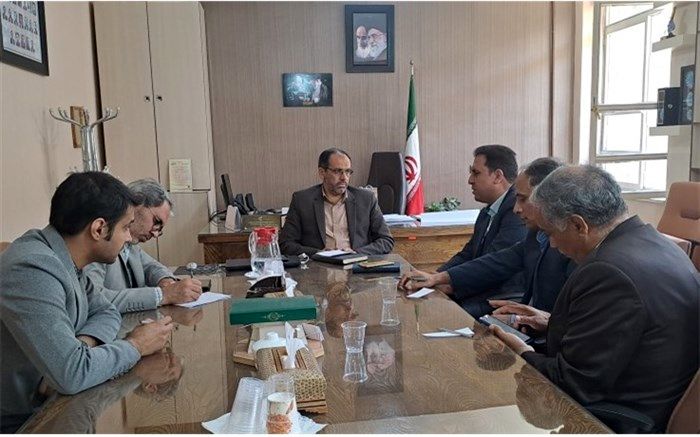 نشست اعضای دبیرخانه مکاترونیک با معاون آموزش متوسطه آموزش و پرورش استان اصفهان