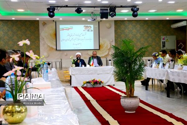 نشست صمیمی فرماندار کاشمر و نماینده ترشیز با اصحاب رسانه