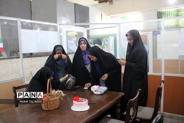 تجلیل از مسئول خبرگزاری پانا استان بوشهر