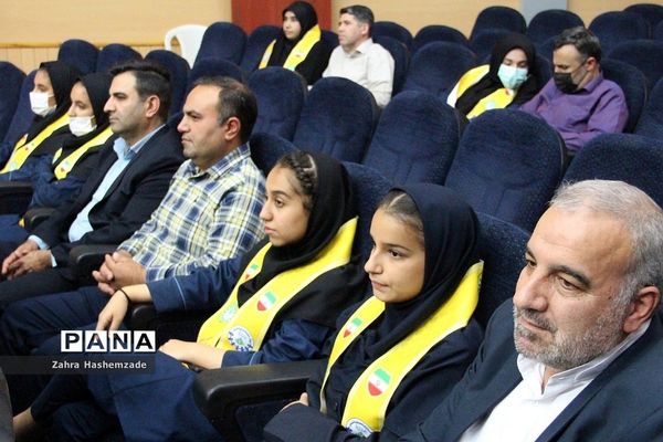 همایش پدر دختری با عنوان دختر بابا به‌مناسبت دهه کرامت در فرهنگسرای ولاء ناحیه یک شهرری