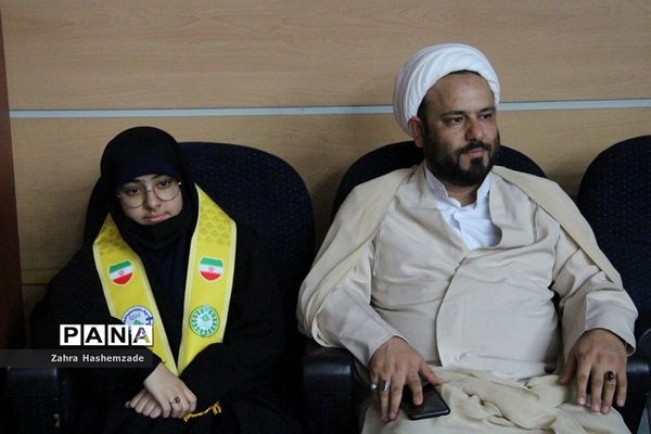 همایش پدر دختری با عنوان دختر بابا به‌مناسبت دهه کرامت در فرهنگسرای ولاء ناحیه یک شهرری