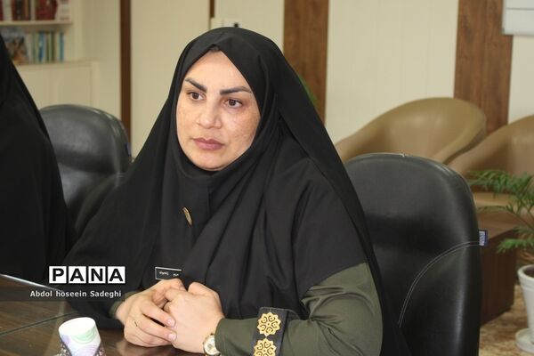 تقدیر از دانش‌آموزان مسابقه دانستنی‌های امنیت انتظامی استان بوشهر