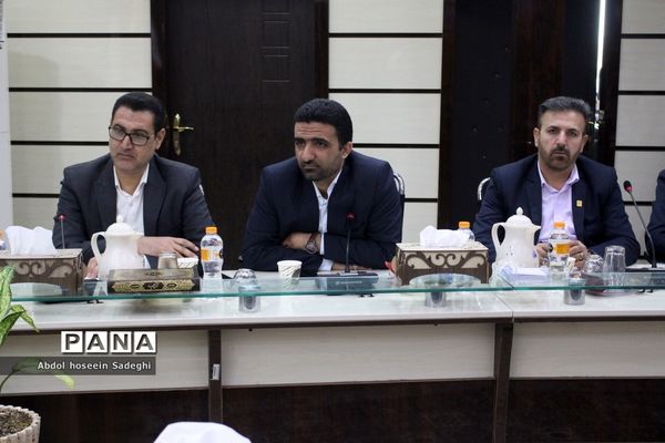 جلسه ستاد ثبت‌نام و شورای معاونان اداره‌کل آموزش و پرورش استان بوشهر