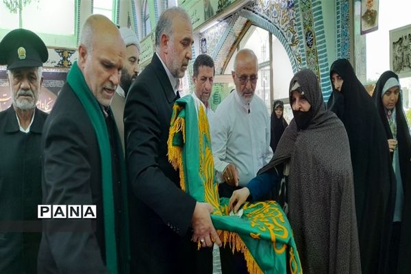 همه زیر سایه خورشید هستیم