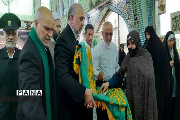 همه زیر سایه خورشید هستیم