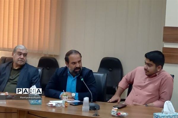 نشست مطالبه‌گری جوانان با دادستان شهرستان ورامین