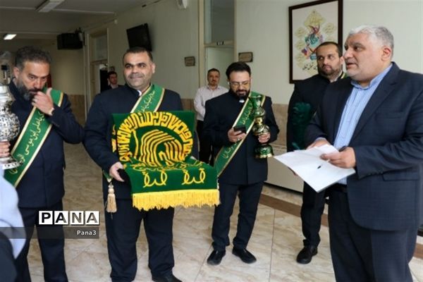 برگزاری مراسم پرچم‌گردانی حرم مطهر امام رضا(ع) در منطقه ۳