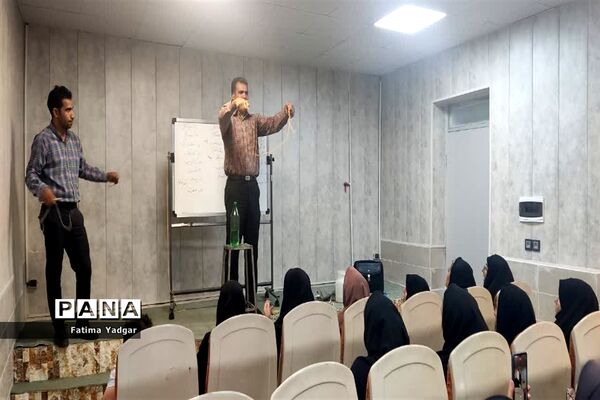 برگزاری دوره سه‌روزه  توانمندسازی مربیان عضو سازمان دانش‌آموزی ناحیه یک یزد
