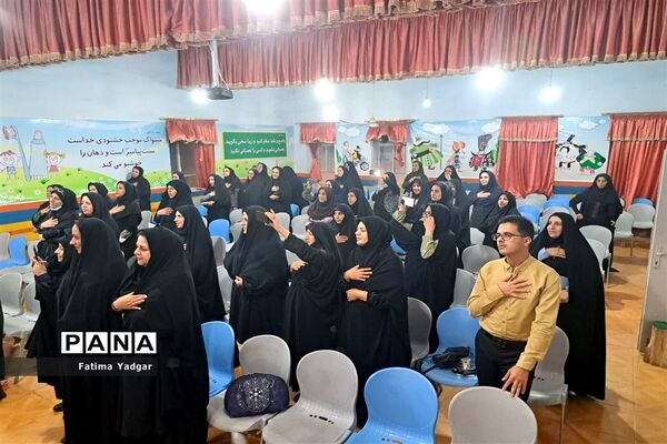 برگزاری دوره سه‌روزه  توانمندسازی مربیان عضو سازمان دانش‌آموزی ناحیه یک یزد