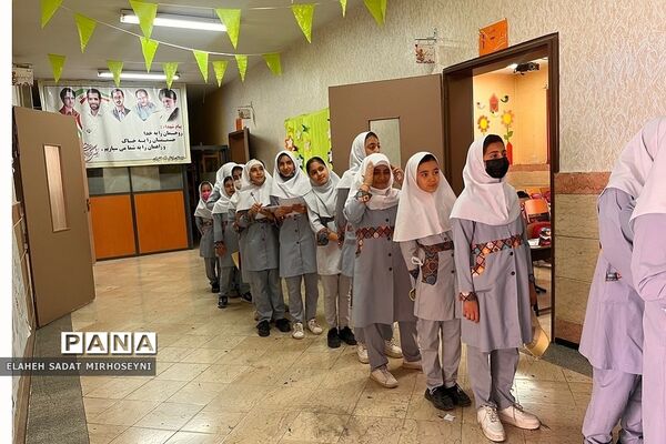 اجرای طرح ایستگاه نهج‌البلاغه در دبستان دخترانه ایثار فشافویه