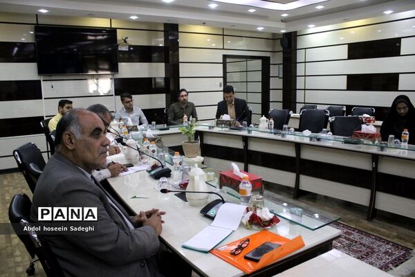 نشست هم‌اندیشی مدیران پژوهش‌سراهای دانش‌آموزی استان بوشهر