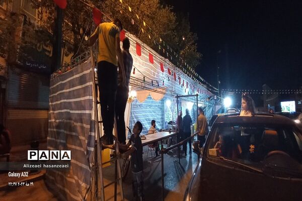 برپایی موکب‌ها نذری در مشهد مقدس  به مناسبت ولادت امام رضا (ع)