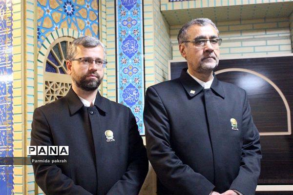 حضور خادمان حرم مطهر رضوی (ع) در اداره کل آموزش و پرورش کرمانشاه