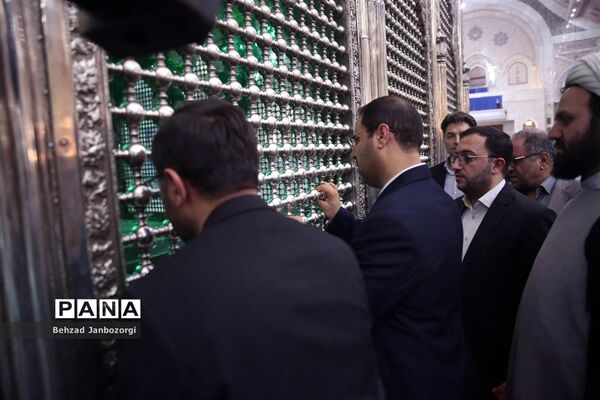 تجدید بیعت وزیر آموزش و پرورش با آرمان‌های امام راحل و ادای احترام به مقام شامخ شهیدان رجایی و باهنر