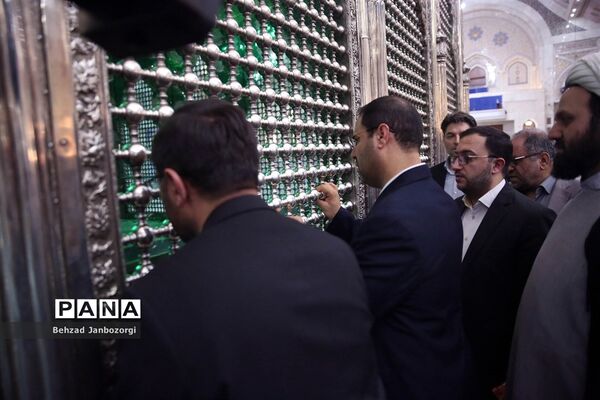 تجدید بیعت وزیر آموزش و پرورش با آرمان‌های امام راحل و ادای احترام به مقام شامخ شهیدان رجایی و باهنر