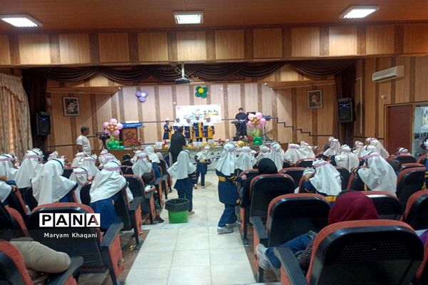 برگزاری جشن الفبا دانش‌آموزان ابتدایی ناحیه 3  شیراز