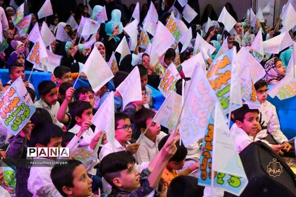 جشن میلاد امام مهربانی‌ها ویژه دبستانی‌ها در ابرکوه