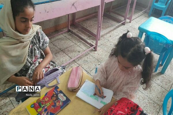 برگزاری کلاس‌های دست ورزی برای کودکان در کانون ملائک شهرستان‌قرچک