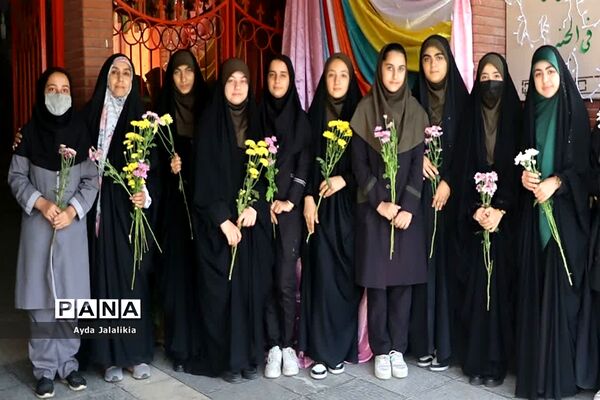 پرچم بارگاه حضرت معصومه(س) درهنرستان ولایت اسلامشهر