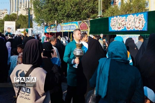 جشن بزرگ امام رضایی‌ها با شور و نوایی متفاوت در پایتخت معنوی ایران