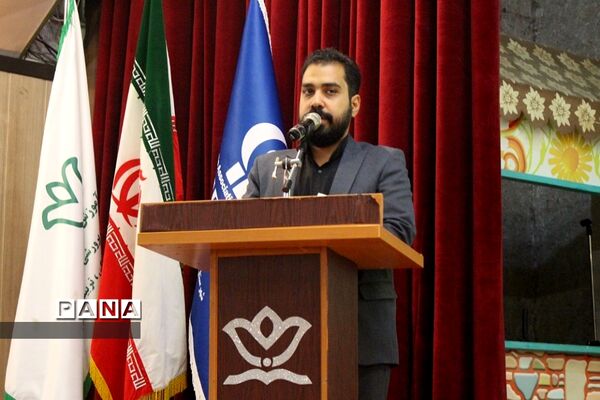 تجلیل از  دانش‌آموز خبرنگاران پسر پانا شهرستان‌های استان‌تهران  به‌مناسبت روز خبرنگار